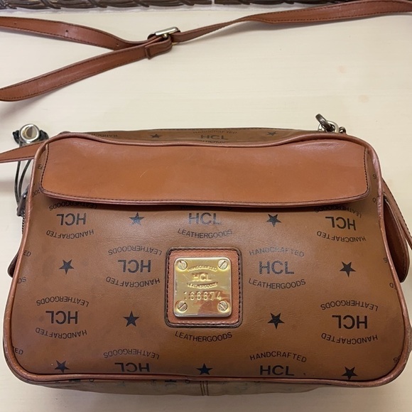 HCL Vintage Crossbody Messenger Bag—Beautiful Leather and Style—Excellent Cond! - Picture 1 of 11